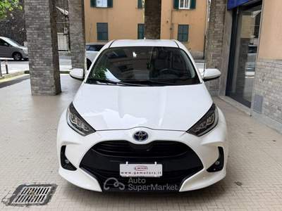 Toyota Yaris 1.5 VVT-iE Hybrid Active E-CVT Bianco usata Genova
