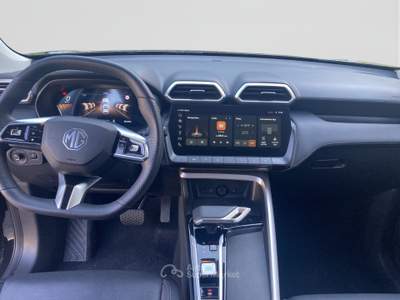 MG ZS Zs 1.5 hybrid+ auto luxury Nero usata Varese