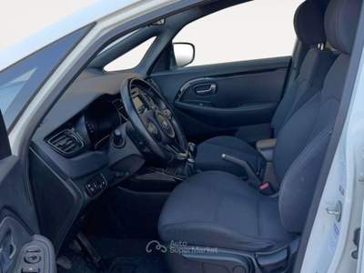 Kia Carens 1.7 crdi 115CV Class - 7 POSTI Bianco usata Ravenna