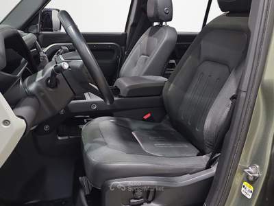 Land Rover Defender  110 2.0d sd4 first edition awd 240cv auto Verde usata Firenze