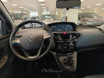 Lancia Ypsilon Ypsilon 1.0 FireFly 5 porte S&S Hybrid Ecochic Silver Bianco usata MONTE URANO
