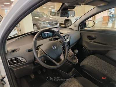 Lancia Ypsilon Ypsilon 1.0 FireFly 5 porte S&S Hybrid Ecochic Silver Bianco usata MONTE URANO