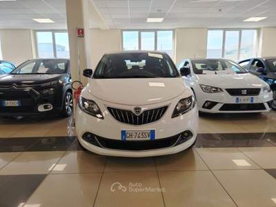 Lancia Ypsilon Ypsilon 1.0 FireFly 5 porte S&S Hybrid Ecochic Silver Bianco usata MONTE URANO