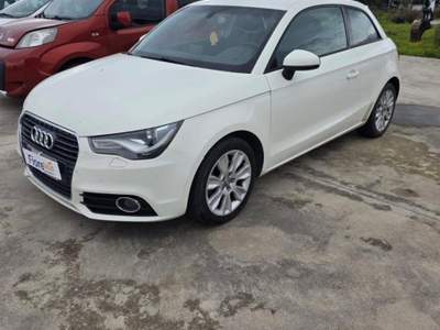 Audi A1 1.6 TDI F.AP. Attraction Bianco usata Crotone