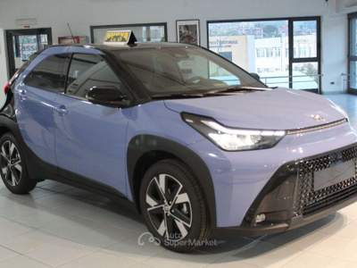 Toyota Aygo X AYGOX HYBRID ICON Blu/Azzurro usata Potenza
