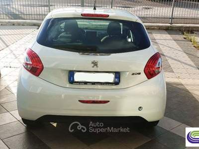 Peugeot 208 1.2 VTi 82 CV 5p. Active Bianco usata Poggiardo