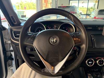 Alfa Romeo Giulietta 1.6 JTDm TCT 120 CV Super Bianco usata Andria