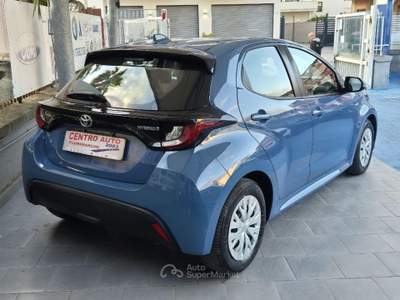 Toyota Yaris 1.5 Hybrid 5 porte Lounge Blu/Azzurro usata Villaricca