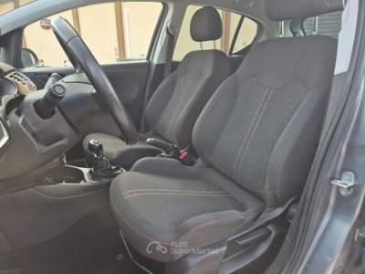 Opel Corsa  1.4 5p. b-Color usata Venafro