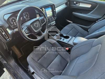 Volvo XC40 VOLVO XC40 D3 Geartronic Momentum Pro Blu/Azzurro usata Moncalieri