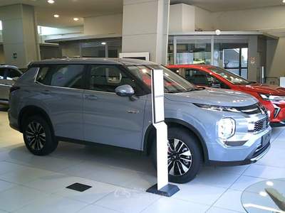 Mitsubishi ASX 2.4 PHEV INFORM 136CV Grigio usata Novara