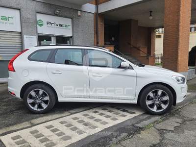 Volvo XC60 VOLVO XC60 D3 Momentum Bianco usata Moncalieri