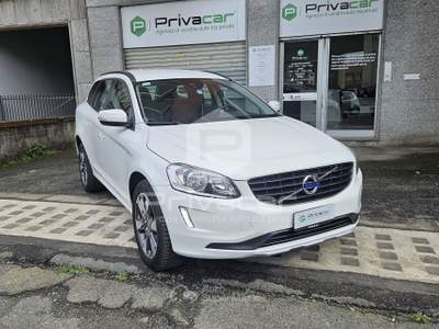Volvo XC60 VOLVO XC60 D3 Momentum Bianco usata Moncalieri