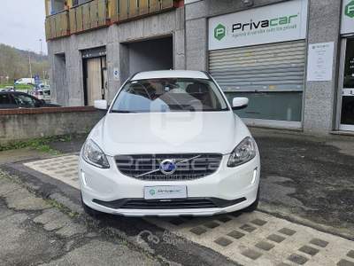 Volvo XC60 VOLVO XC60 D3 Momentum Bianco usata Moncalieri