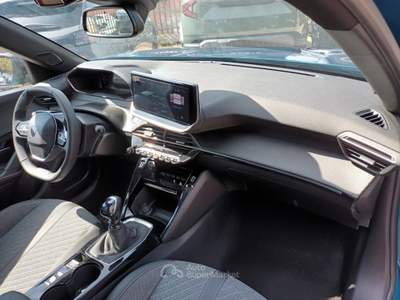 Peugeot 2008 1200 PURETECH ALLURE 100CV NAV CARPLAY CAM PAN"17  Blu/Azzurro usata Vetralla