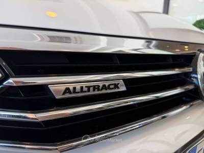 Volkswagen Passat Passat VIII 2015 Alltrack 2.0 tdi 4motion 190cv dsg 7m Bianco usata Gaglianico