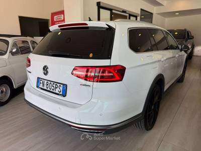Volkswagen Passat Passat VIII 2015 Alltrack 2.0 tdi 4motion 190cv dsg 7m Bianco usata Gaglianico