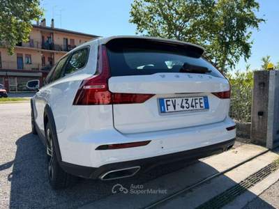 Volvo V60 Cross Country D4 AWD Geartronic Business Plus Tetto Bianco usata Rivignano Teor
