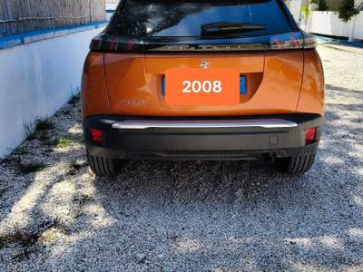 Peugeot 2008 Unico proprietario, no fumatore usata ANDRIA