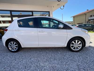 Toyota Yaris 5 porte Lounge Bianco usata Tricesimo
