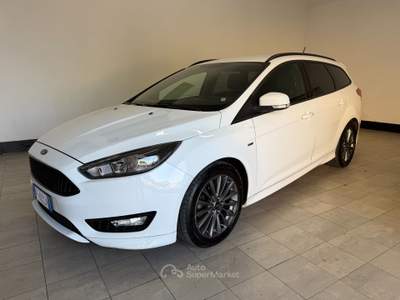 Ford Focus 2018 1.5 TDCi 120 CV Start&Stop SW ST Line Bianco usata Ravenna