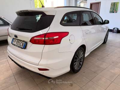 Ford Focus 2018 1.5 TDCi 120 CV Start&Stop SW ST Line Bianco usata Ravenna