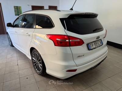 Ford Focus 2018 1.5 TDCi 120 CV Start&Stop SW ST Line Bianco usata Ravenna