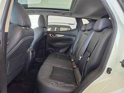 Nissan Qashqai 1.5 dci Tekna  110cv /tetto panoramico/telecamera Bianco usata Martinengo