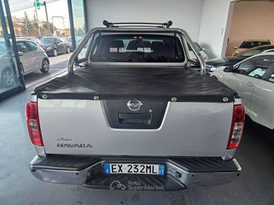 Nissan Navara 2.5 dci d.cab LE PLUS AUTOMATICO 4X4 Argento usata Martinengo
