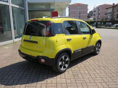 Fiat Pandina 1.0 FireFly 70cv S&S Hybrid Cross Giallo usata Seregno
