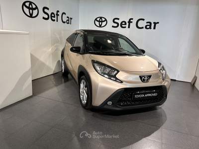 Toyota Aygo X 1.0 VVT-i 72 CV 5 porte Trend Air CABRIO Marrone usata Milano