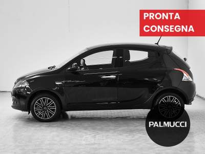 Lancia Ypsilon 1.0 FireFly 70cv Hybrid Gold Nero usata Prato
