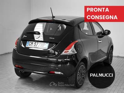 Lancia Ypsilon 1.0 FireFly 70cv Hybrid Gold Nero usata Prato