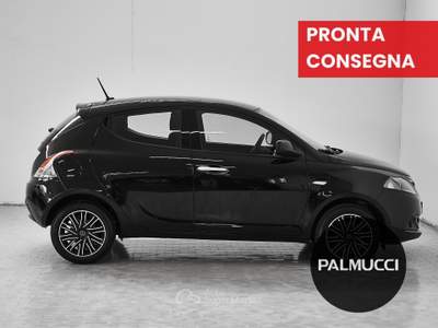 Lancia Ypsilon 1.0 FireFly 70cv Hybrid Gold Nero usata Prato