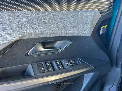 Peugeot 5008 Hybrid 145 e-DCS6 GT Blu/Azzurro usata Palermo