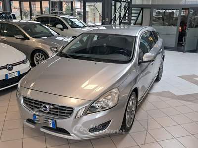 Volvo V60 volvo D4 Geartronic Ocean Race Argento usata Giaveno