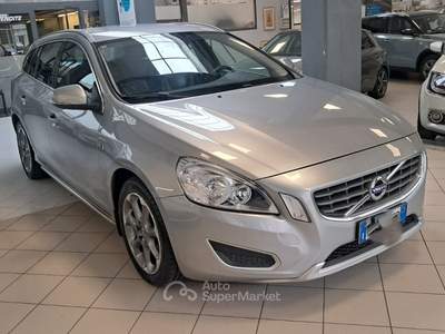 Volvo V60 volvo D4 Geartronic Ocean Race Argento usata Giaveno