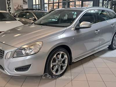 Volvo V60 volvo D4 Geartronic Ocean Race Argento usata Giaveno