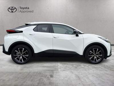 Toyota C-HR 2.0 PHEV E-CVT Trend Bianco usata Varese