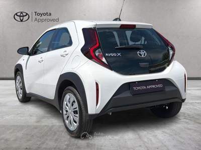 Toyota Aygo X 1.0B (72 CV) Active Bianco usata Varese