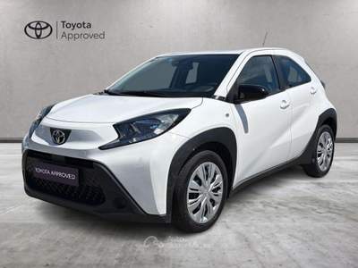 Toyota Aygo X 1.0B (72 CV) Active Bianco usata Varese