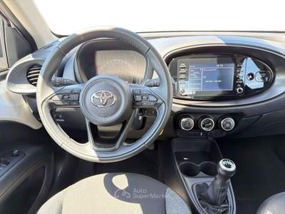 Toyota Aygo X 1.0B (72 CV) Active Bianco usata Varese