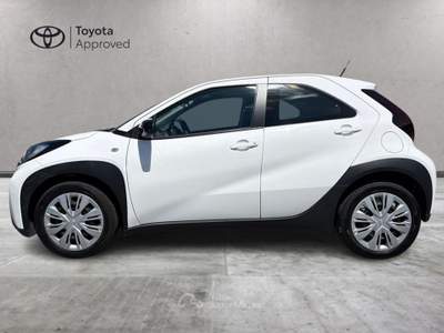 Toyota Aygo X 1.0B (72 CV) Active Bianco usata Varese