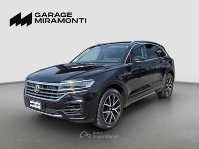 Volkswagen Touareg 3.0 V6 tdi Advanced R-Line Exterior Pack 286cv tiptronic Nero usata Cappella Maggiore