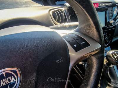Lancia Ypsilon III 2015 5 Porte 1.2 Ecochic 69cv Silver Nero usata Mappano