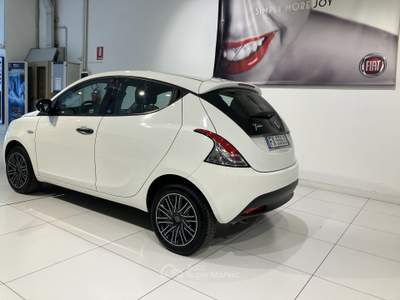 Lancia Ypsilon 1.2 69cv 5 porte GPL Ecochic elefantino blu Bianco usata Fornovo di Taro