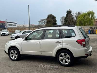Subaru Forester 2.0D-L 6MT Exclusive Bianco usata Caresanablot
