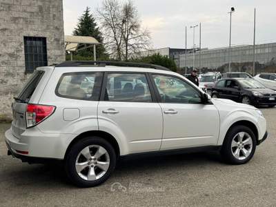 Subaru Forester 2.0D-L 6MT Exclusive Bianco usata Caresanablot
