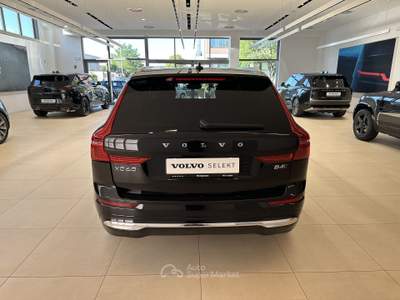 Volvo XC60 B4 D AWD automatico Ultimate Bright Nero usata Forlì