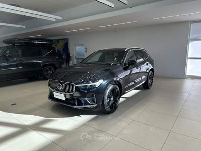 Volvo XC60 B4 D AWD automatico Ultimate Bright Nero usata Forlì
